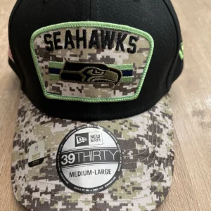 Seattle Seahawks New Era 39Thirty Stretch Cap/Hat Men’s M/L Salute to Service